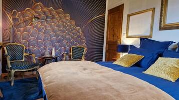 5 bedrooms, WiFi, bed sheets