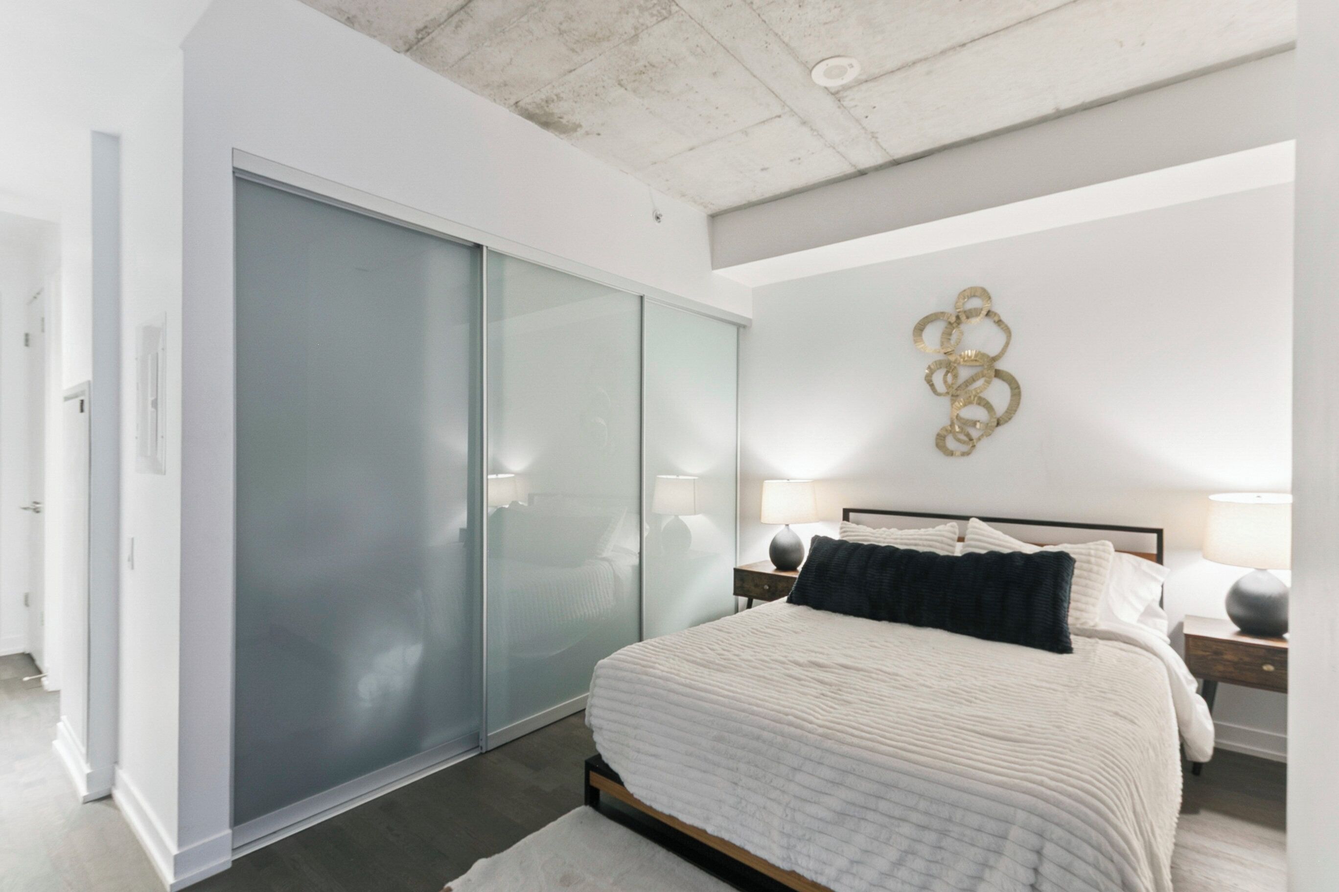 1 bedroom, internet, bed sheets