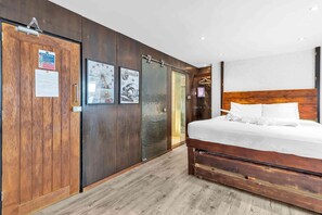 Iron/ironing board, travel crib, free WiFi, bed sheets