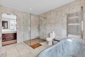 Hair dryer, towels - Grafton Copper | By My Getaways (Brighton)