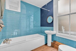 Hårtork och handdukar