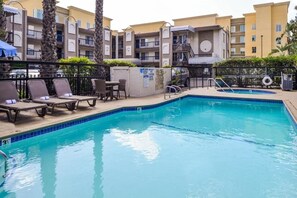 Beheizter Pool