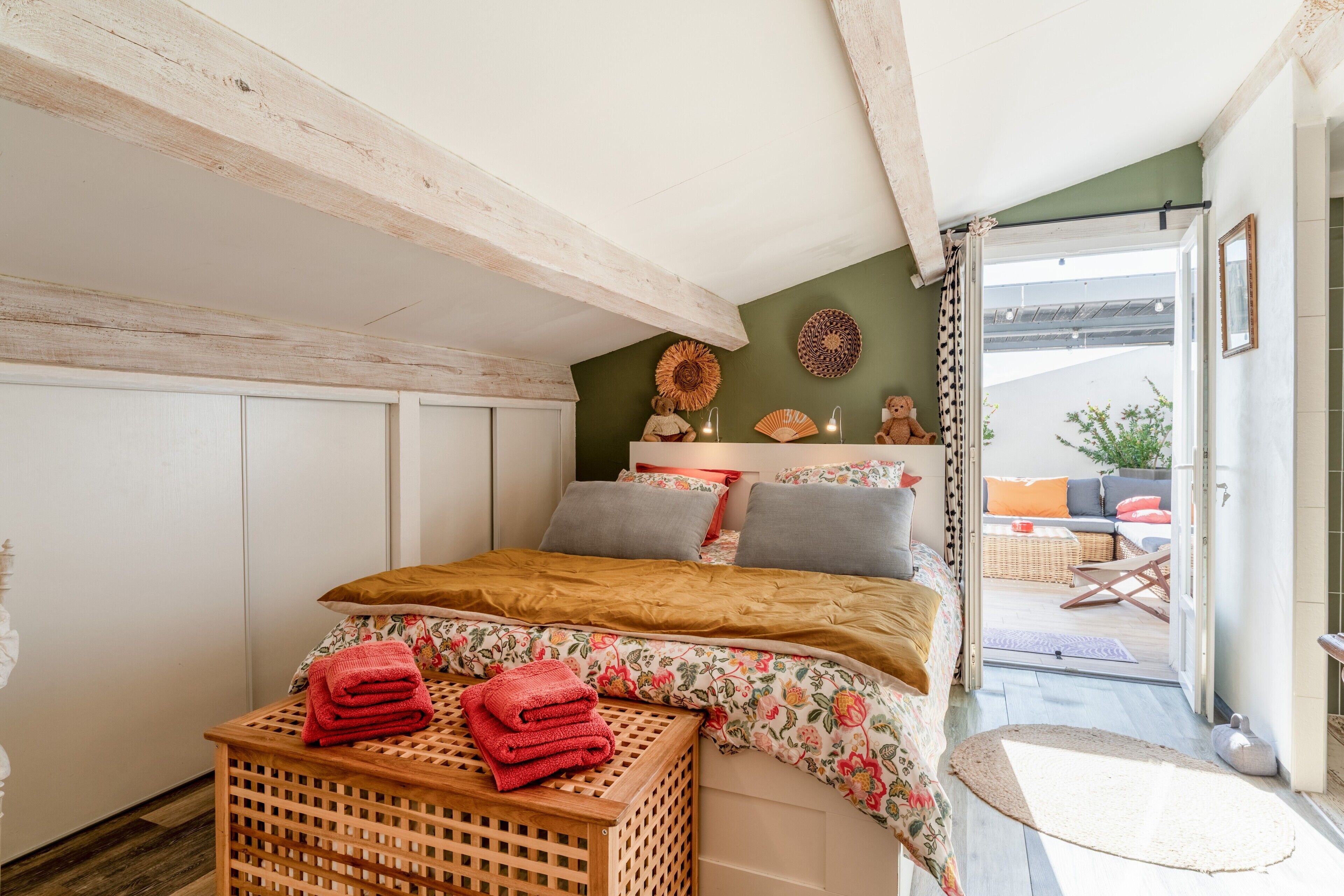 1 slaapkamer, een strijkplank/strijkijzer, wifi, beddengoed