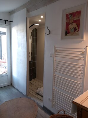 Shower, hair dryer, towels - Mon Cabanon - Roquemaure (Roquemaure)