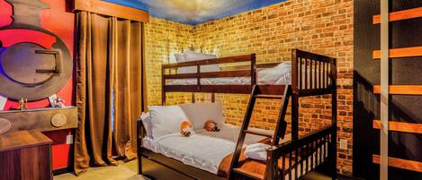 3 habitaciones, tabla de planchar con plancha, cuna de viaje y wifi