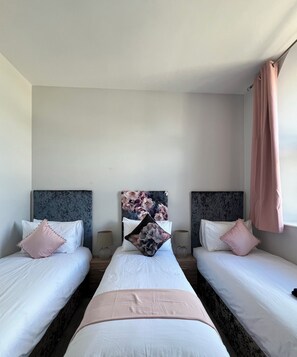 2 bedrooms, iron/ironing board, WiFi, bed sheets