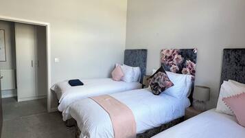 2 Schlafzimmer, Bügeleisen/Bügelbrett, WLAN, Bettwäsche