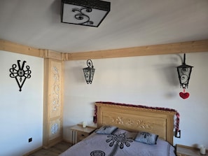 2 室のベッドルーム、アイロン / アイロン台、WiFi、ベッドシーツ