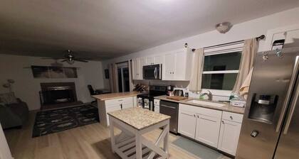 Spacious 4BR Home w/ Pool Family Friendly