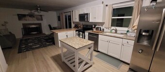 Spacious 4BR Home w/ Pool Family Friendly