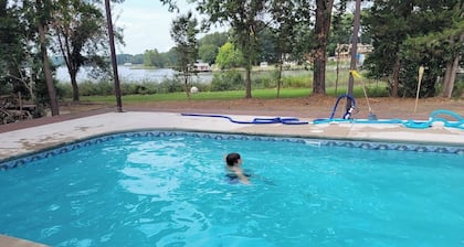 Spacious 4BR Home w/ Pool Family Friendly