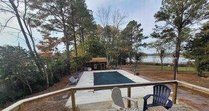 Spacious 4BR Home w/ Pool Family Friendly