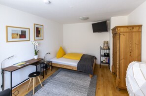 1 chambre, fer et planche à repasser, Wi-Fi, draps fournis