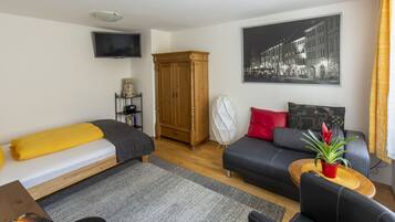 1 Schlafzimmer, BĂŒgeleisen/BĂŒgelbrett, WLAN, BettwĂ€sche