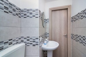 Douche, bidet