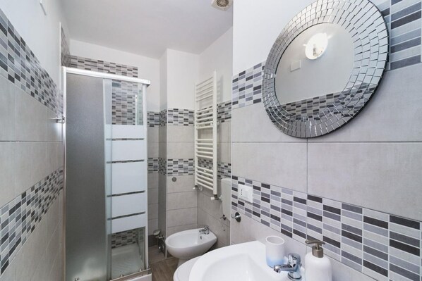 Douche, bidet