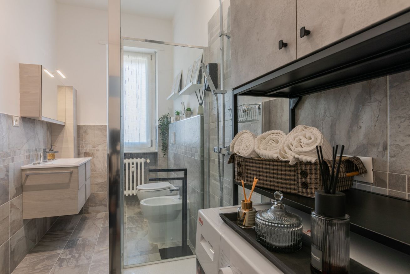 Shower, bidet