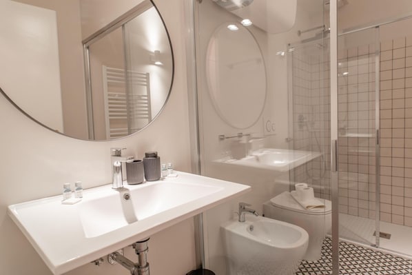 Dusche, Bidet