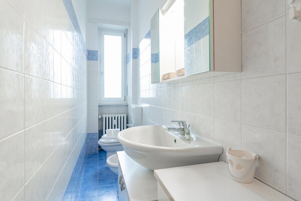 Douche, bidet