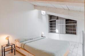 1 Schlafzimmer, Schreibtisch