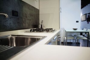 Jääkaappi, mikroaaltouuni, astianpesukone