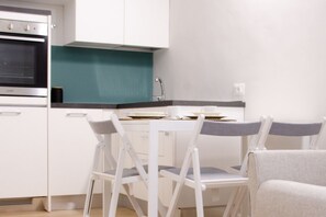 Fridge, oven, stovetop, dishwasher - [Zona S.Salvario ]La Baby by HappyHosTorino (Torino)