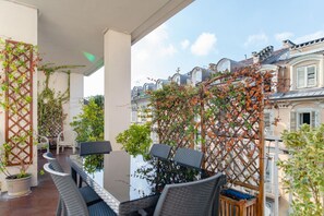 Outdoor dining - Terrazza, Casa Azzurra by HappyHosTorino (Torino)