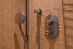 Shower, bidet - [AC] La Finestra Sulla Mole (Torino)