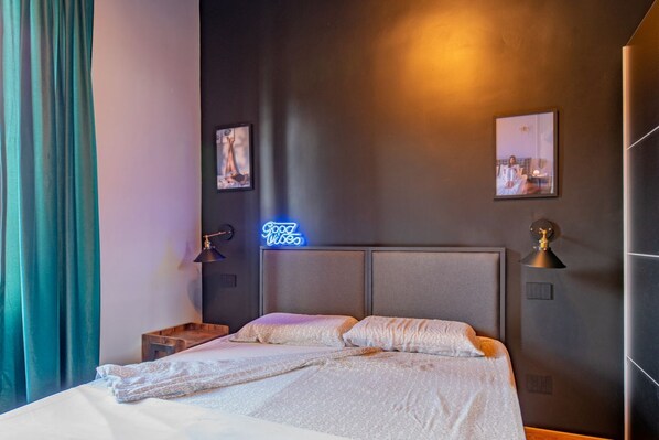 1 bedroom, iron/ironing board
