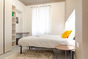 1 bedroom, desk, iron/ironing board - La Terrazza sui Tetti (Torino)