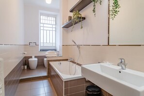 Shower, bidet - [Metro, 2 bagni, 2 Camere] Casa di Charme (Torino)