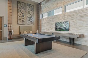 Games room - LUXE Altitude 1BR King Bed | Downtown Atlanta View (Atlanta)