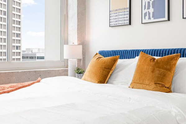 2 bedrooms, desk, iron/ironing board, travel crib