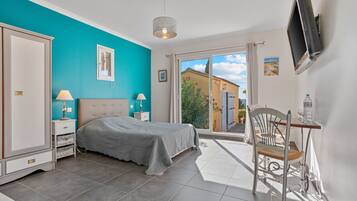 1 bedroom, WiFi, bed sheets