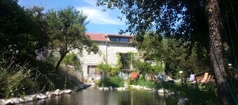 Ferme des Montagnes Bleues – Guest Room with Breakfast in the Peaceful Drôme Mountains
