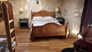 1 bedroom, WiFi, bed sheets