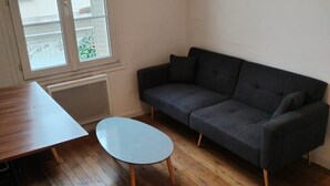 Living area - Appartement Victoire - Comfort and brightness in the heart of Arcueil (Arcueil)
