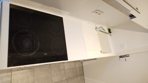 Private kitchen - Appartement Victoire - Comfort and brightness in the heart of Arcueil (Arcueil)