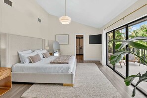 4 bedrooms, desk, iron/ironing board, WiFi