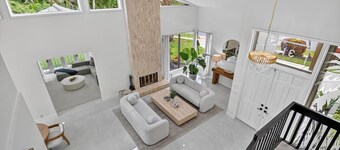 Gorgeous Modern Beach Heated Pool House Sleeps 8 Central