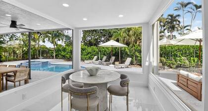 Gorgeous Modern Beach Heated Pool House Sleeps 8 Central