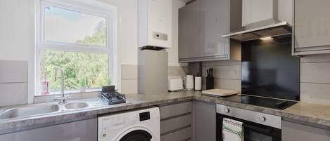 Fridge, microwave, oven, coffee/tea maker