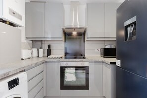 Fridge, microwave, oven, coffee/tea maker