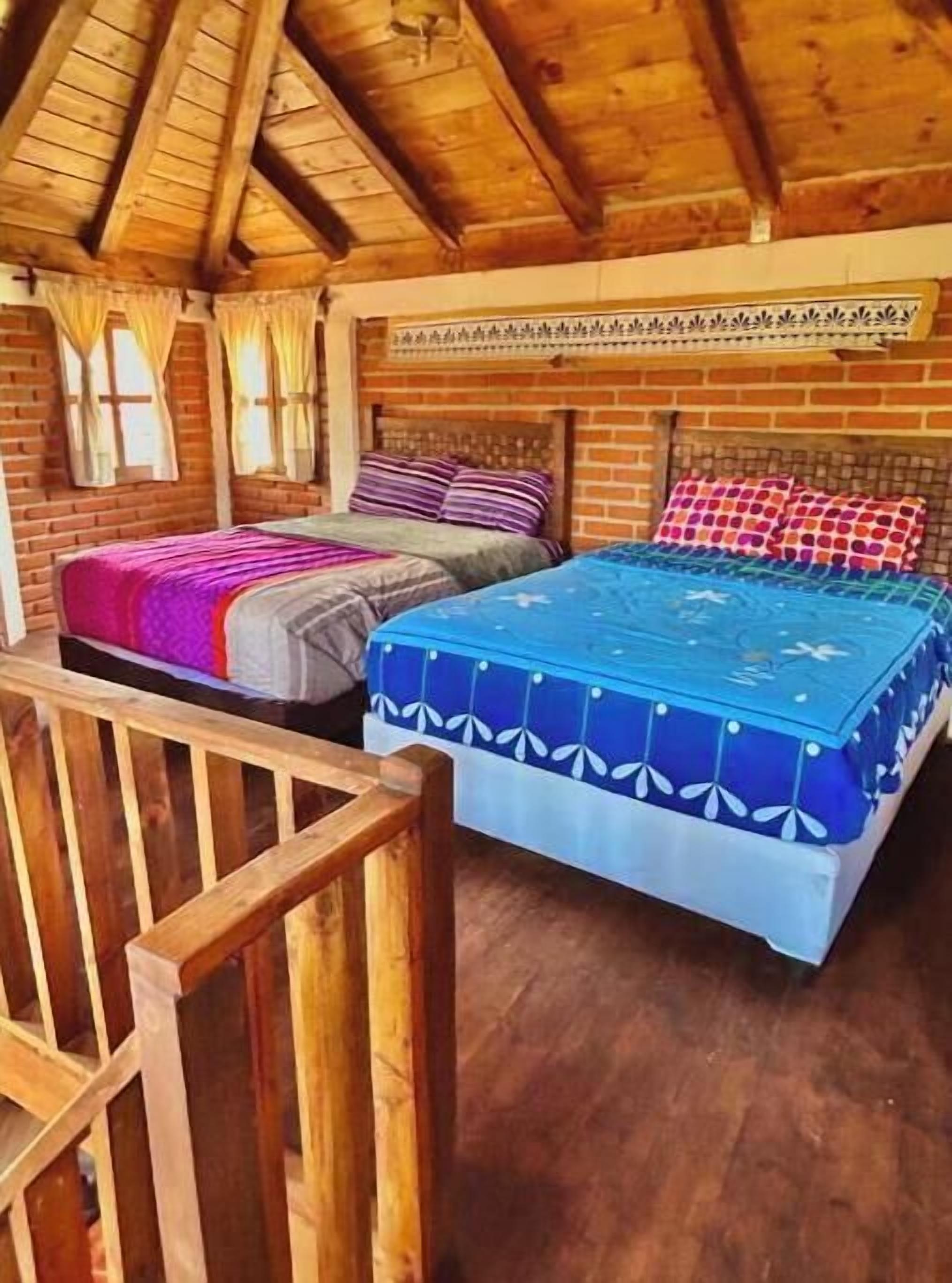 2 bedrooms, internet, bed sheets