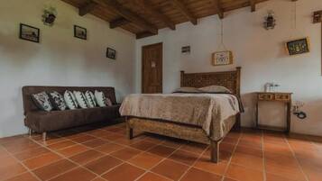 2 bedrooms, internet, bed sheets