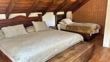 2 bedrooms, internet, bed sheets