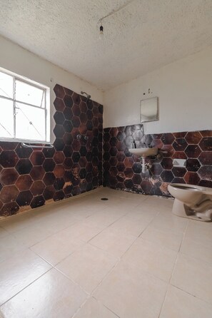 Bathroom - Bugambilias Hotel Las Palmas by GEstores (San Miguel Regla)