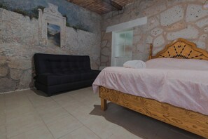 1 bedroom, Internet, bed sheets - Bugambilias Hotel Las Palmas by GEstores (San Miguel Regla)