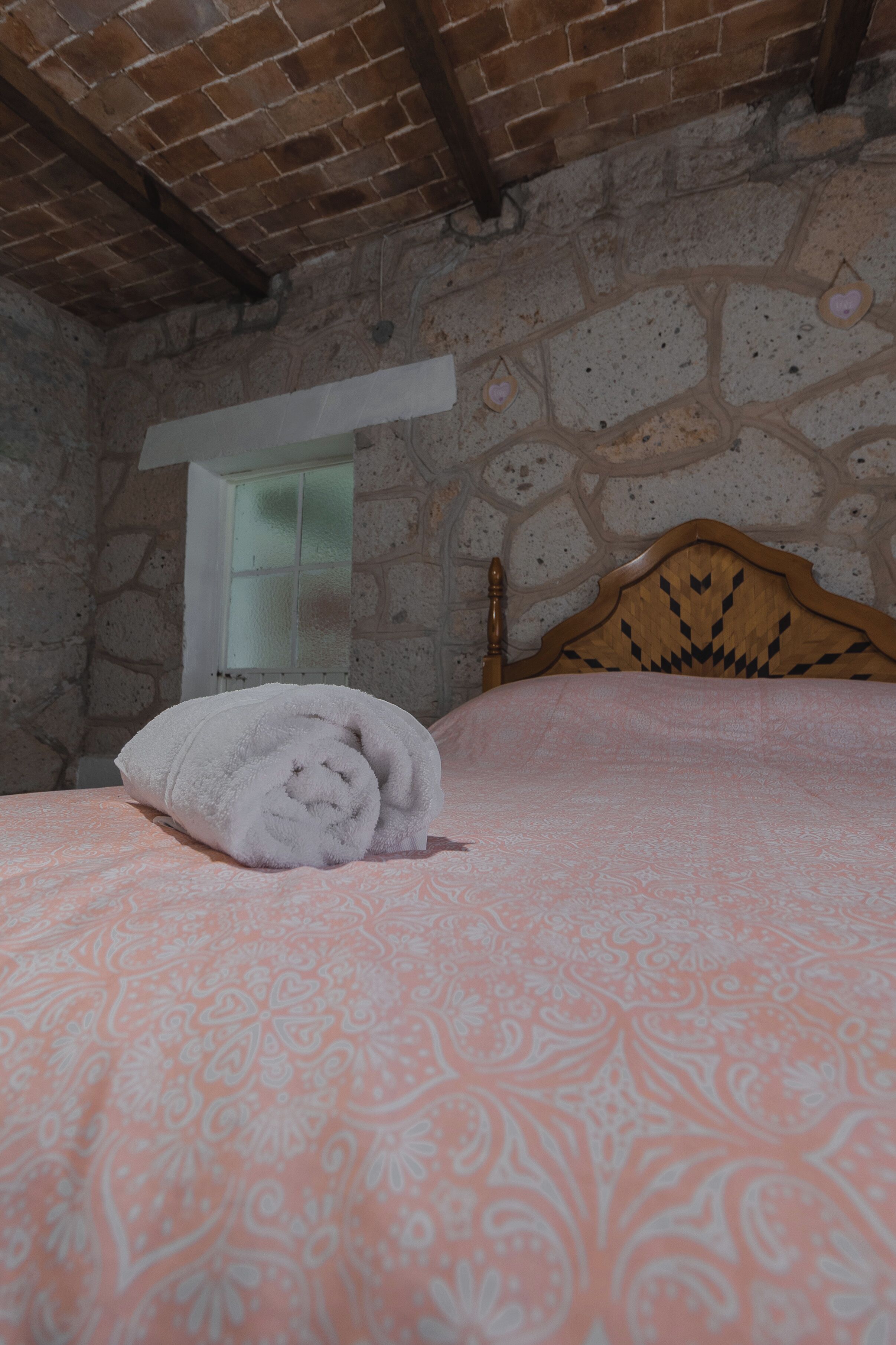 1 bedroom, internet, bed sheets