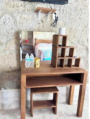 1 bedroom, internet, bed sheets